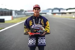 SHOEI X-SPIRIT III MARQUEZ MOTEGI 3 TC-2 HELMET 10 SHOEI X-SPIRIT III MARQUEZ MOTEGI 3 TC-2 HELMET -Motorcycle Gear Store product 111982 Motegi image 05