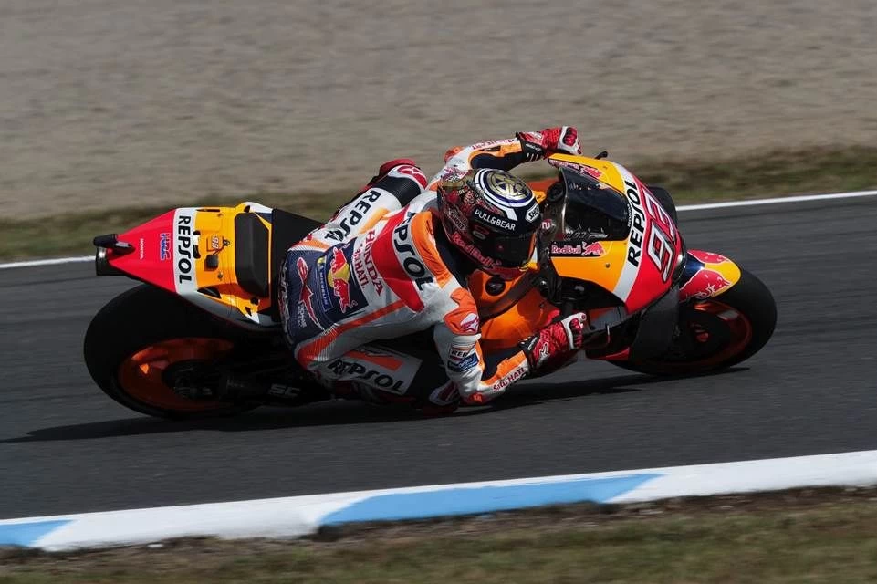 SHOEI X-SPIRIT III MARQUEZ MOTEGI 3 TC-2 HELMET 6 SHOEI X-SPIRIT III MARQUEZ MOTEGI 3 TC-2 HELMET - Image 6